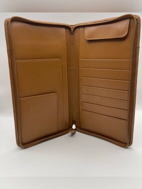 Levenger Fine Leather Travel Wallet Organizer Zip-Around